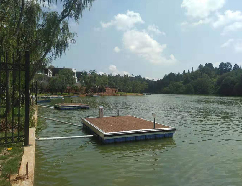 昆明玉龙湾12个水上平台